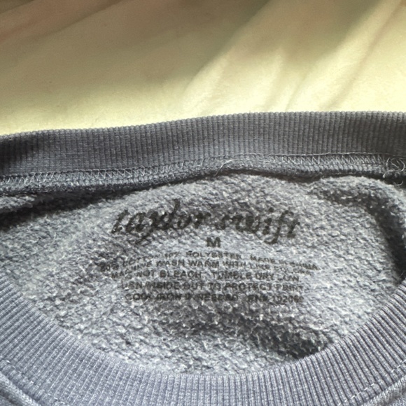 Bluest skies the darkest grey crewneck - Picture 3 of 3